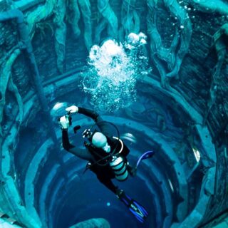 Deep Dive Dubai